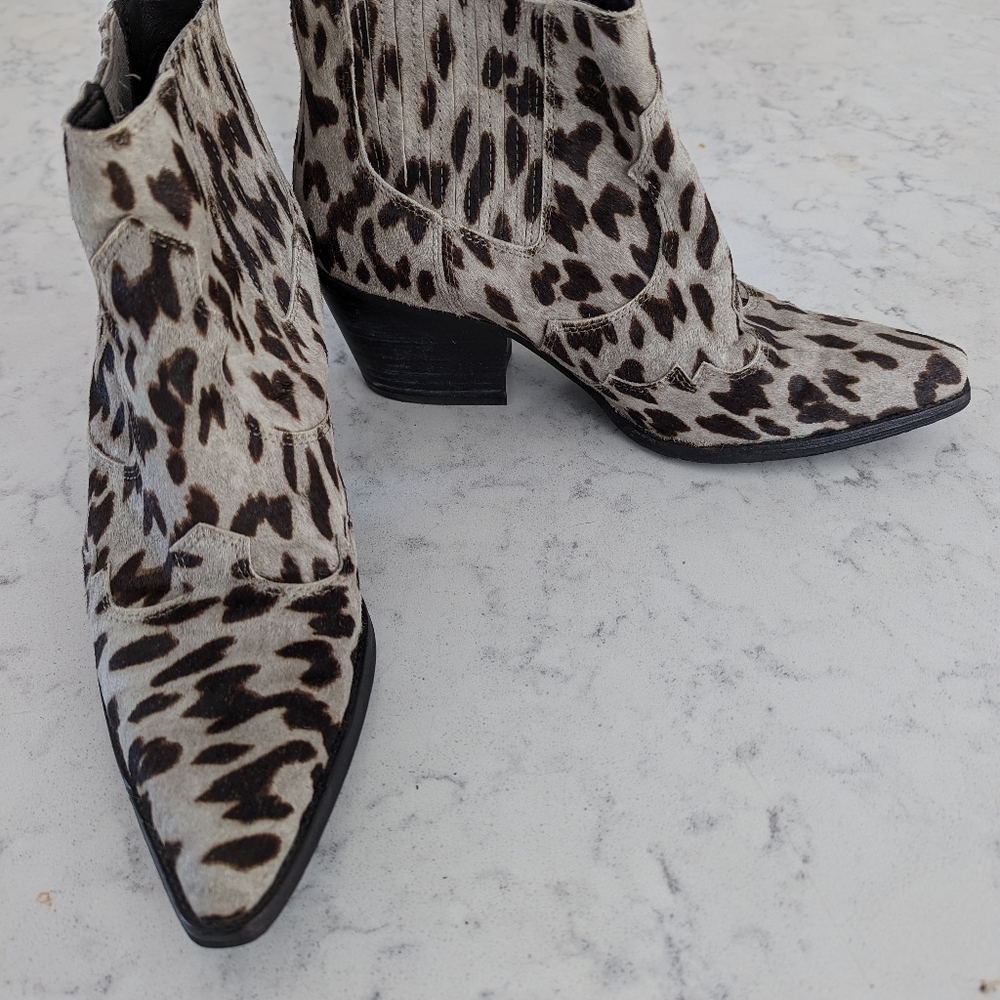 SAM EDELMAN ANIMAL PRINT WESTERN ANKLE BOOTS